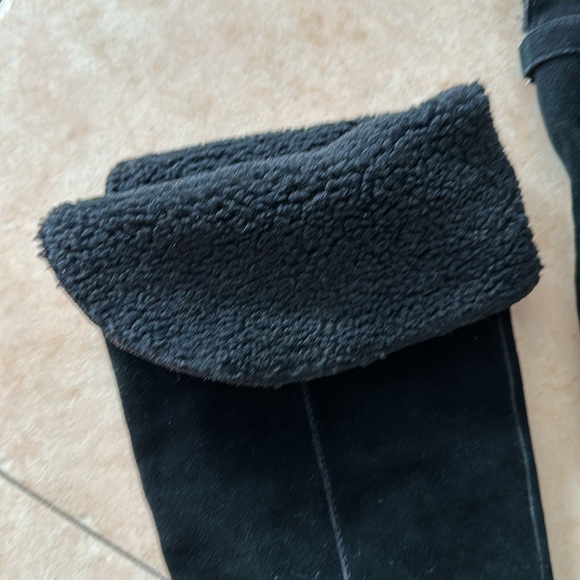 Boots - Picture 4 of 9